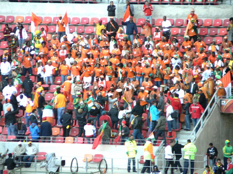 JAR 595.JPG - Sektor fanoušků Pobřeží slonoviny.